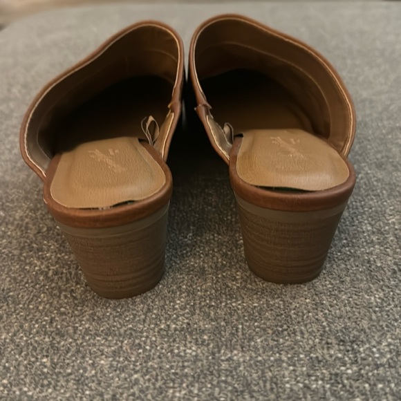 NWOT! Universal Thread Chunky Heeled Mule Women’s Size 8 NWOT! - Picture 4 of 5